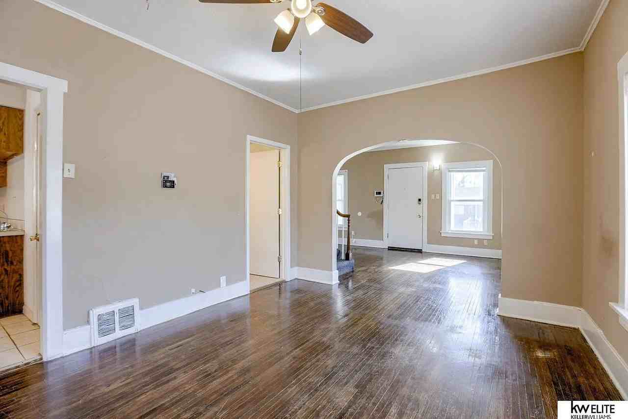 4542 Franklin St - Photo 6 of 22