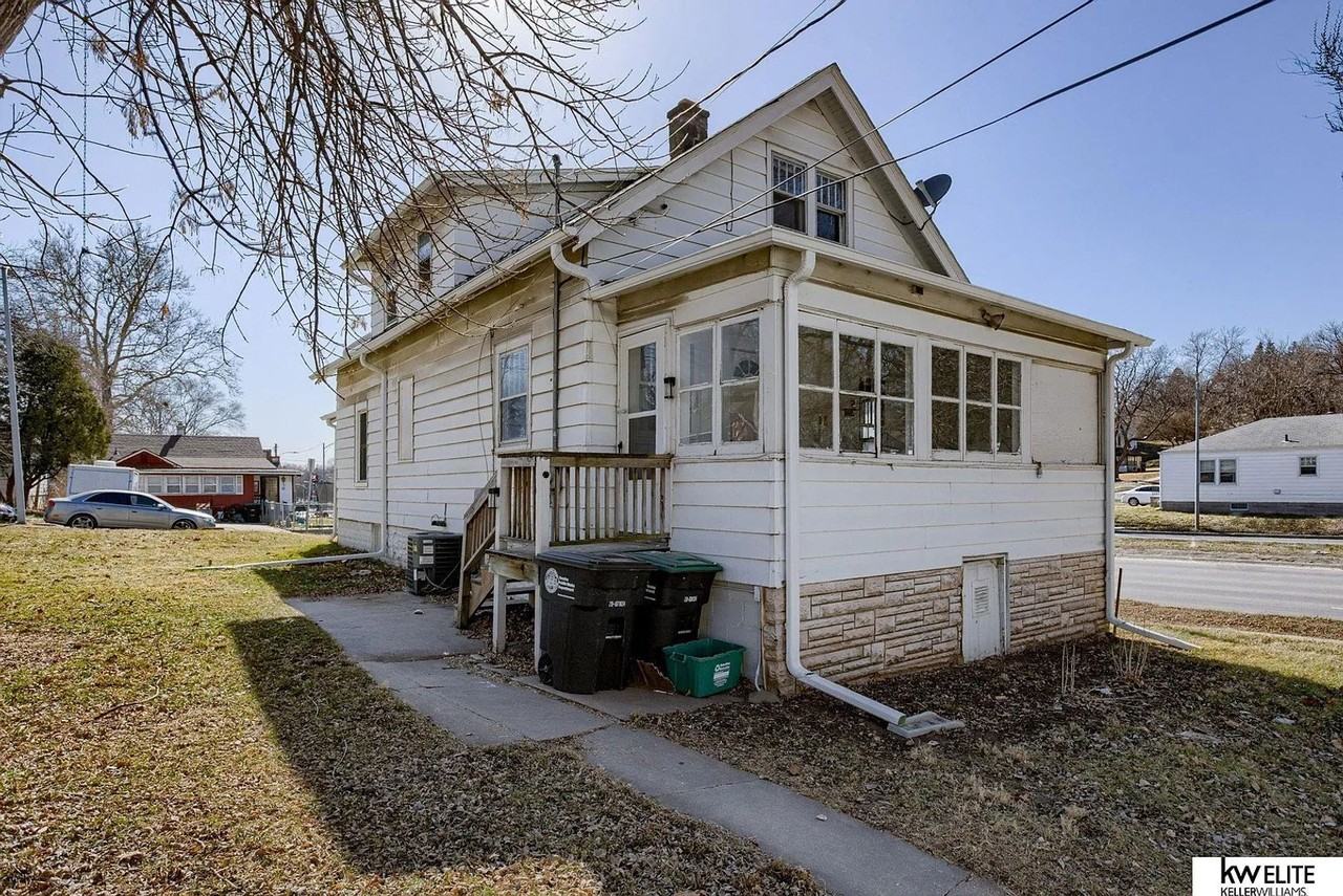 4542 Franklin St - Photo 2 of 22