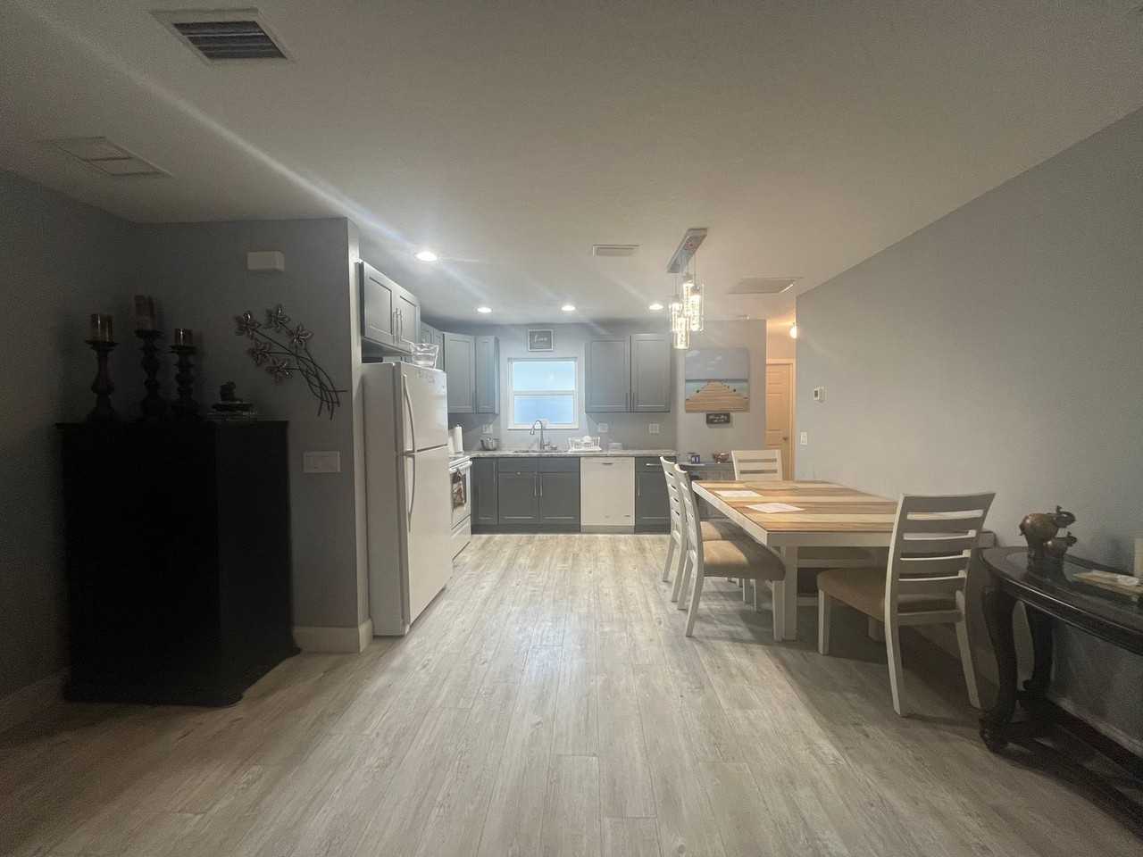 1227 S Daytona Ave - Photo 6 of 16