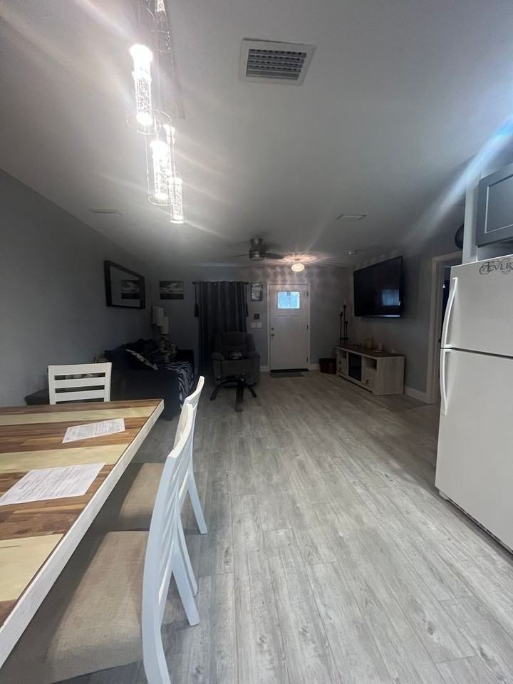 1227 S Daytona Ave - Photo 7 of 16