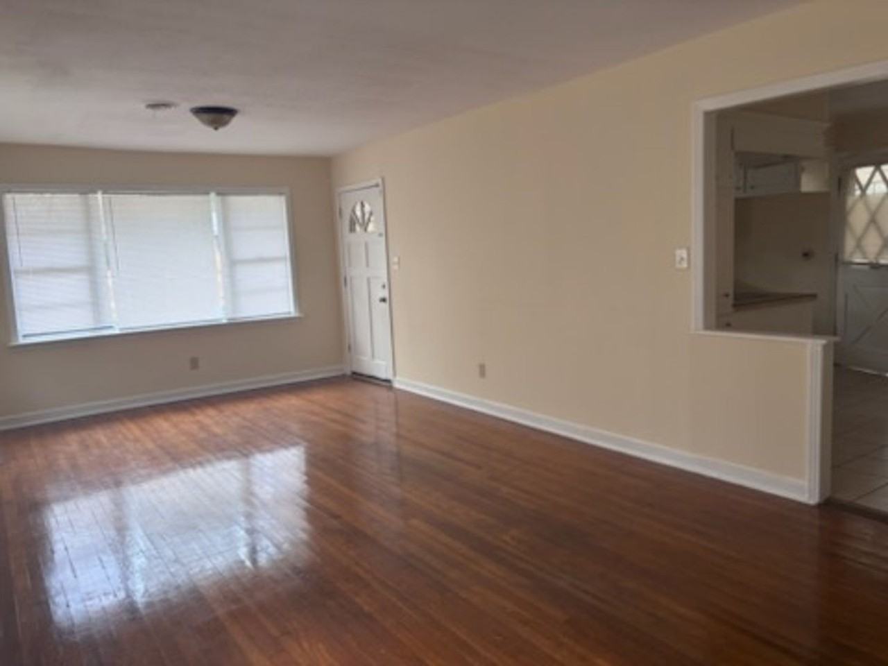 3158 Peterson Dr - Photo 3 of 15