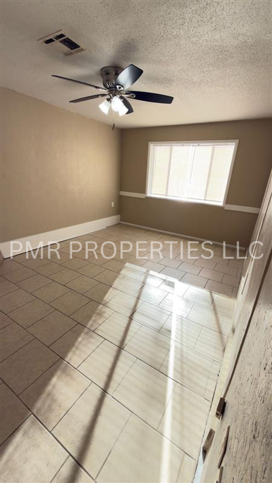 5311 Nw Cherry Ave - Photo 3 of 12