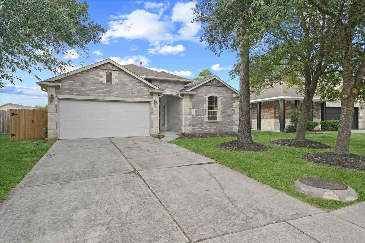 21405 Naples Hollow Ln - Photo 2 of 26