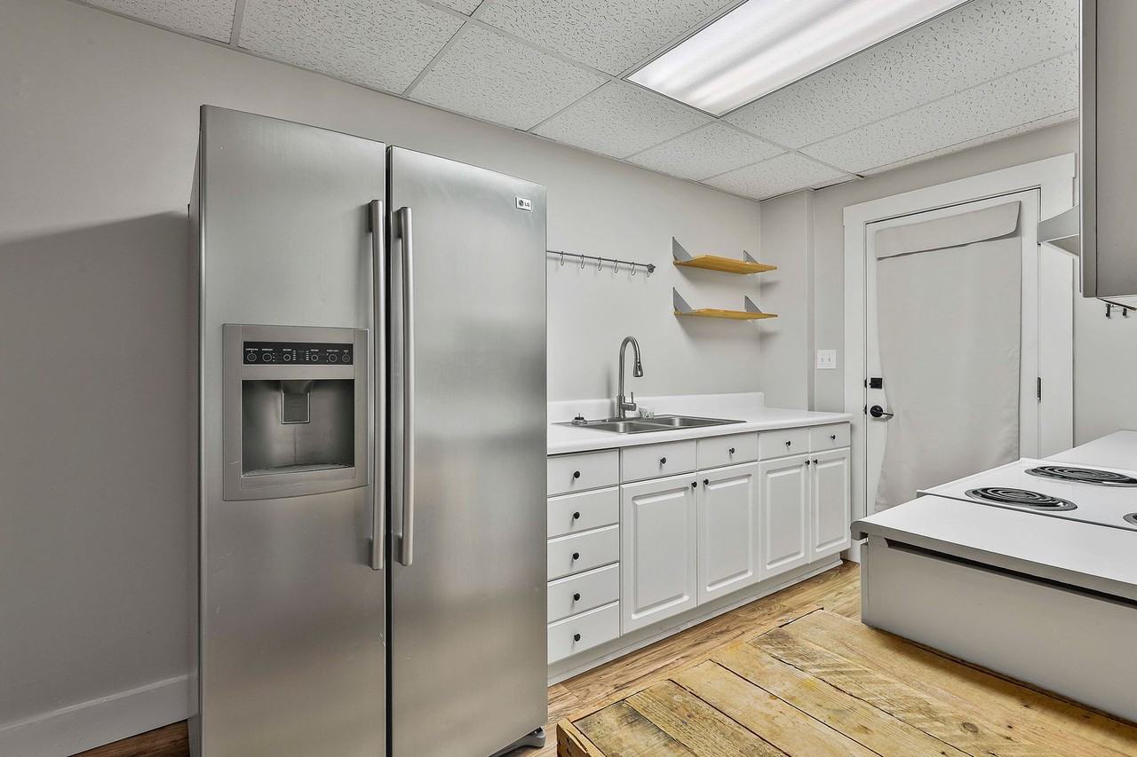 60 Birchwood Ln - Photo 5 of 15