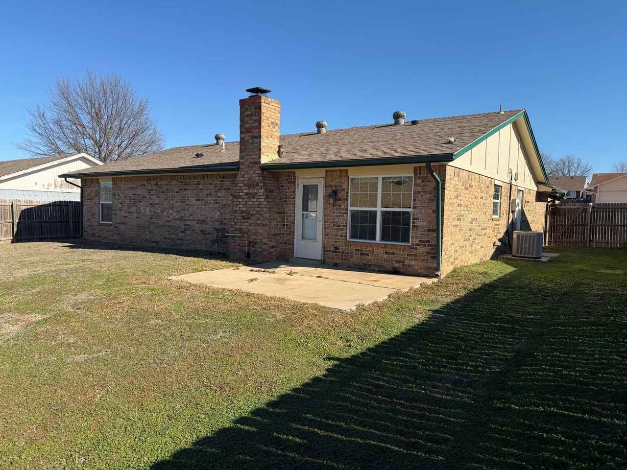 4304 Liberty Cir - Photo 2 of 13