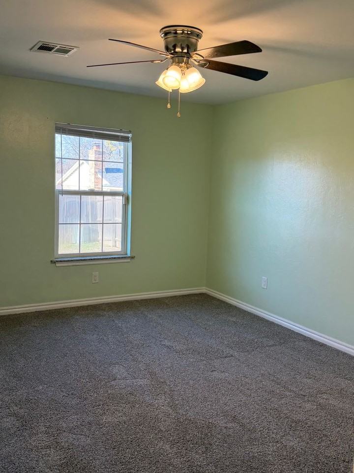 4304 Liberty Cir - Photo 5 of 13