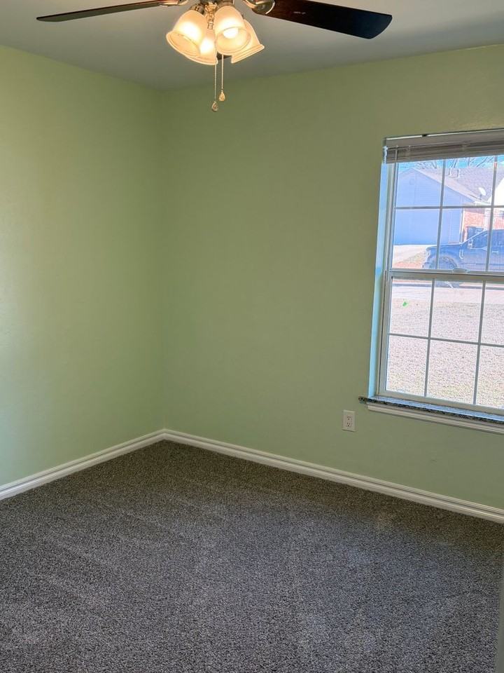 4304 Liberty Cir - Photo 6 of 13