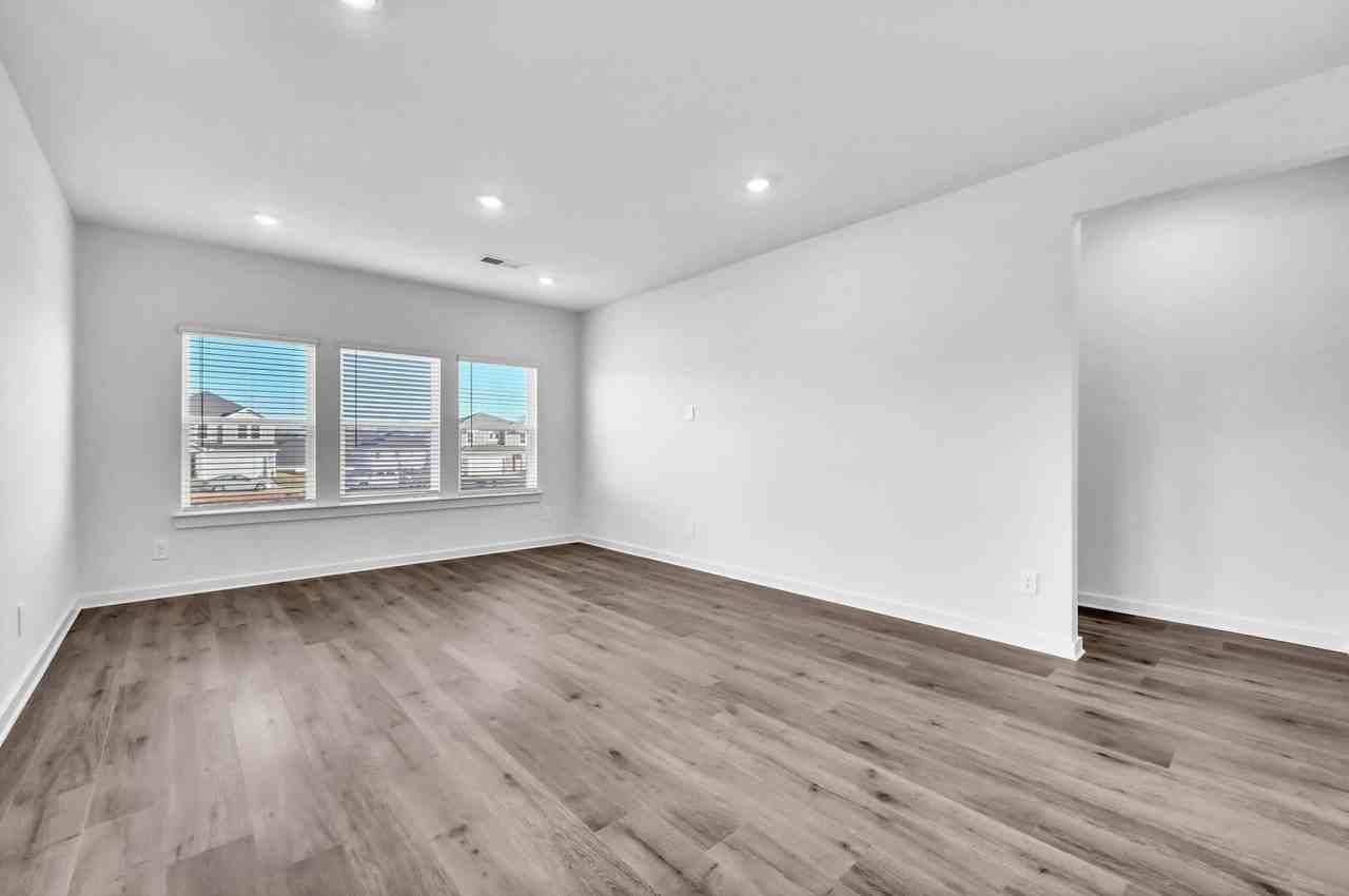 2364 Woodmeadow Dr - Photo 6 of 30