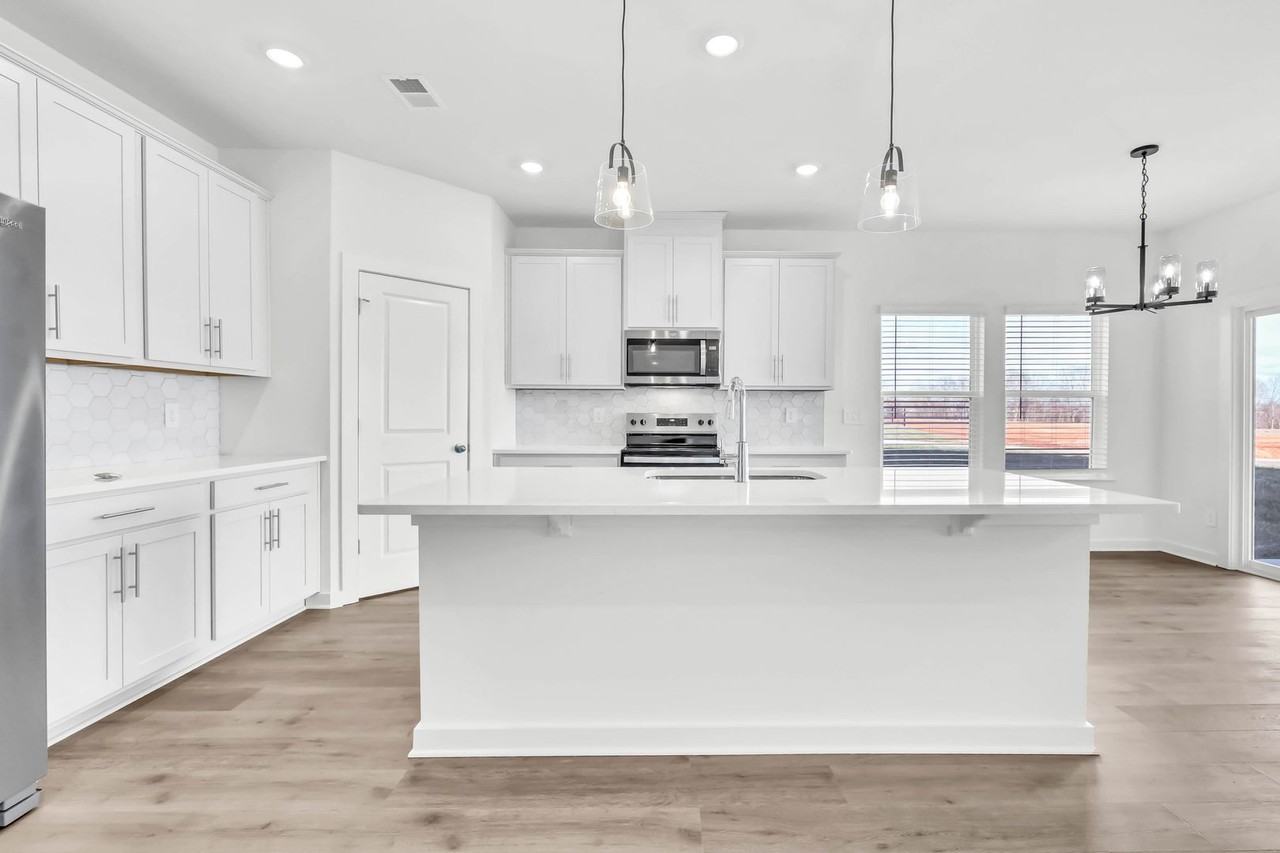 2364 Woodmeadow Dr - Photo 7 of 30