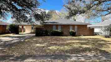 featured image of 144 Lee St