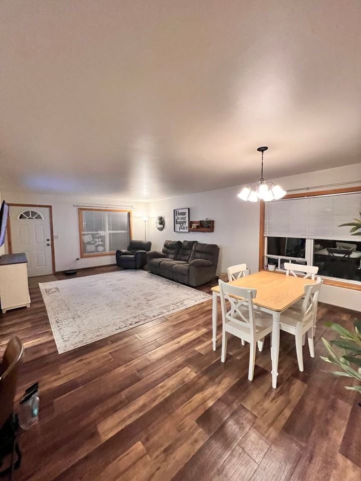 1339 Glenn Pl - Photo 3 of 20