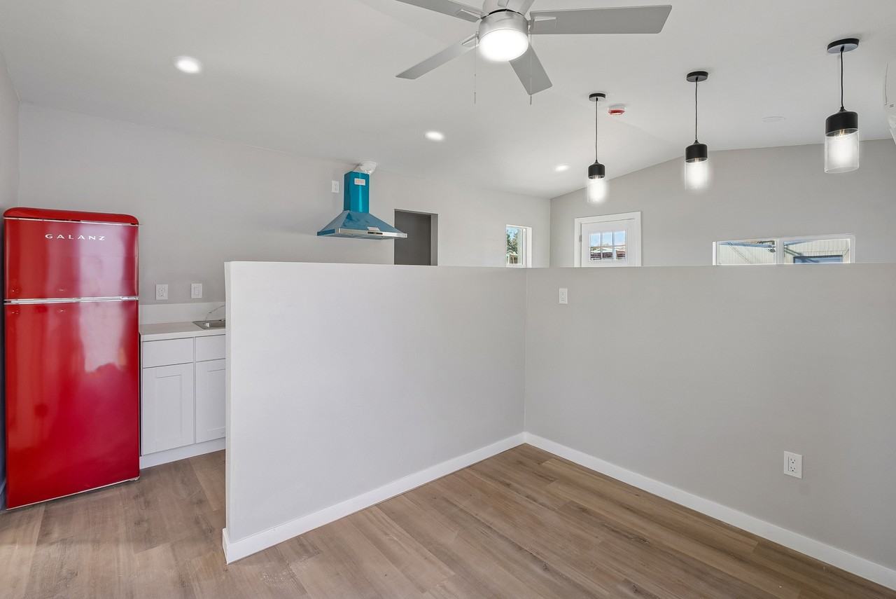 890 E Ash St #4 - Photo 2 of 11