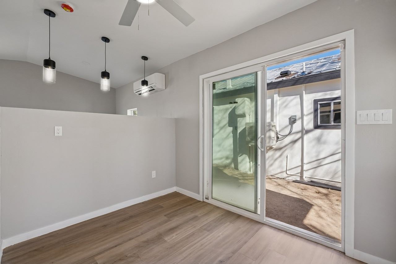 890 E Ash St #3 - Photo 3 of 8