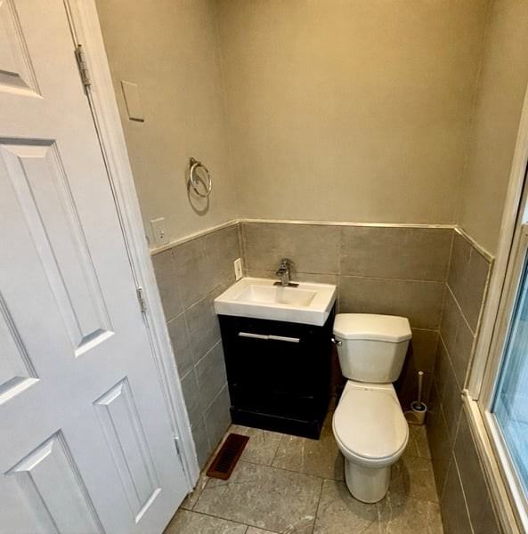 240 Marier Ave - Photo 5 of 9