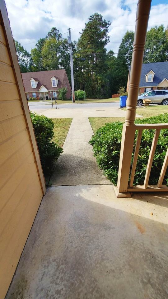 1126 Lenny Ln - Photo 3 of 22