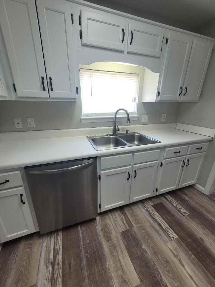 1126 Lenny Ln - Photo 5 of 22