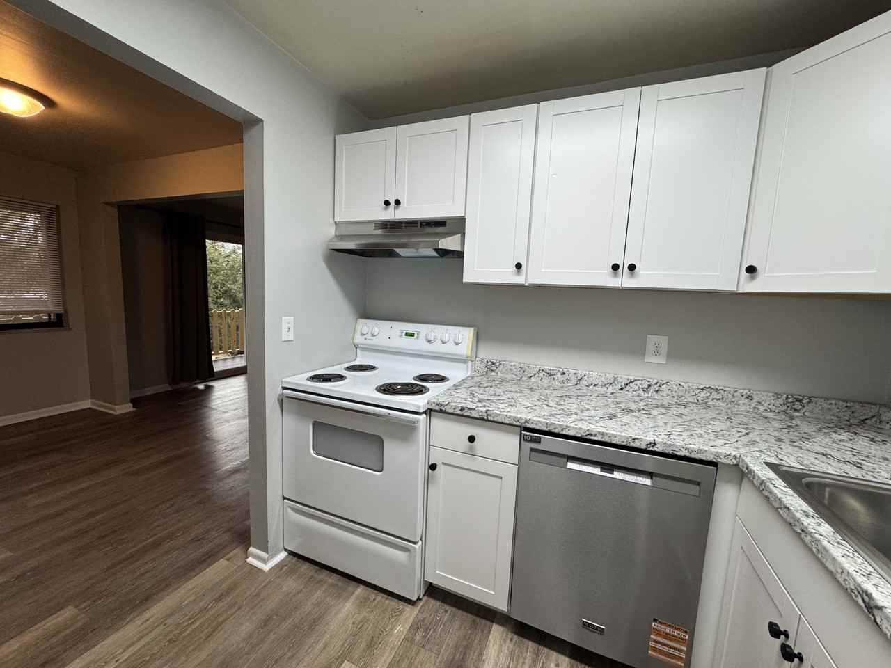 310 Abbeyville Rd #D - Photo 7 of 18