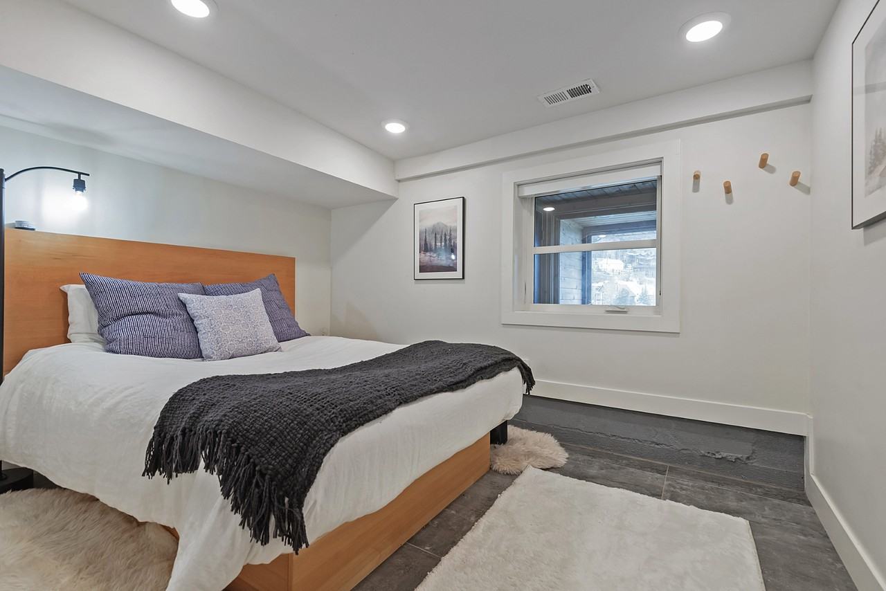 52 Prospect Ave - Photo 7 of 36