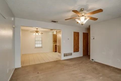 2704 Tampico Dr - Photo 2 of 18