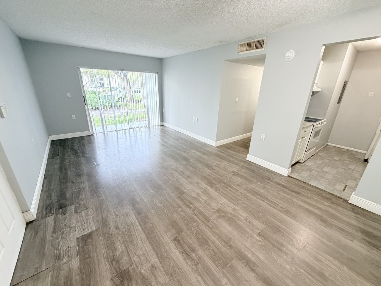 1167 N Benoist Farms Rd #1 - Photo 4 of 21