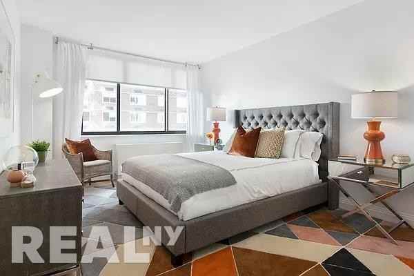 E 94th St #21C - Photo 2 of 11