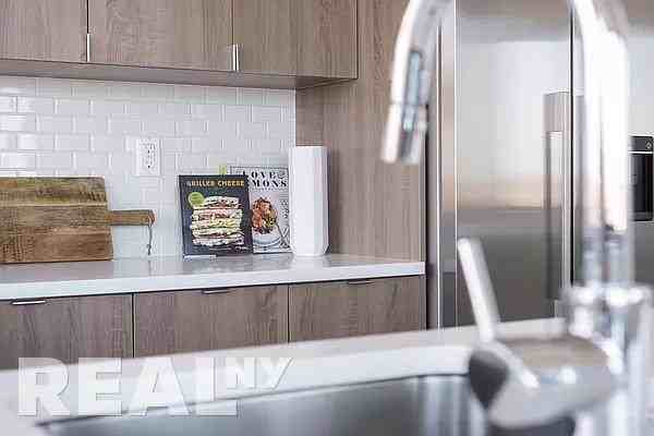 E 94th St #21C - Photo 5 of 11