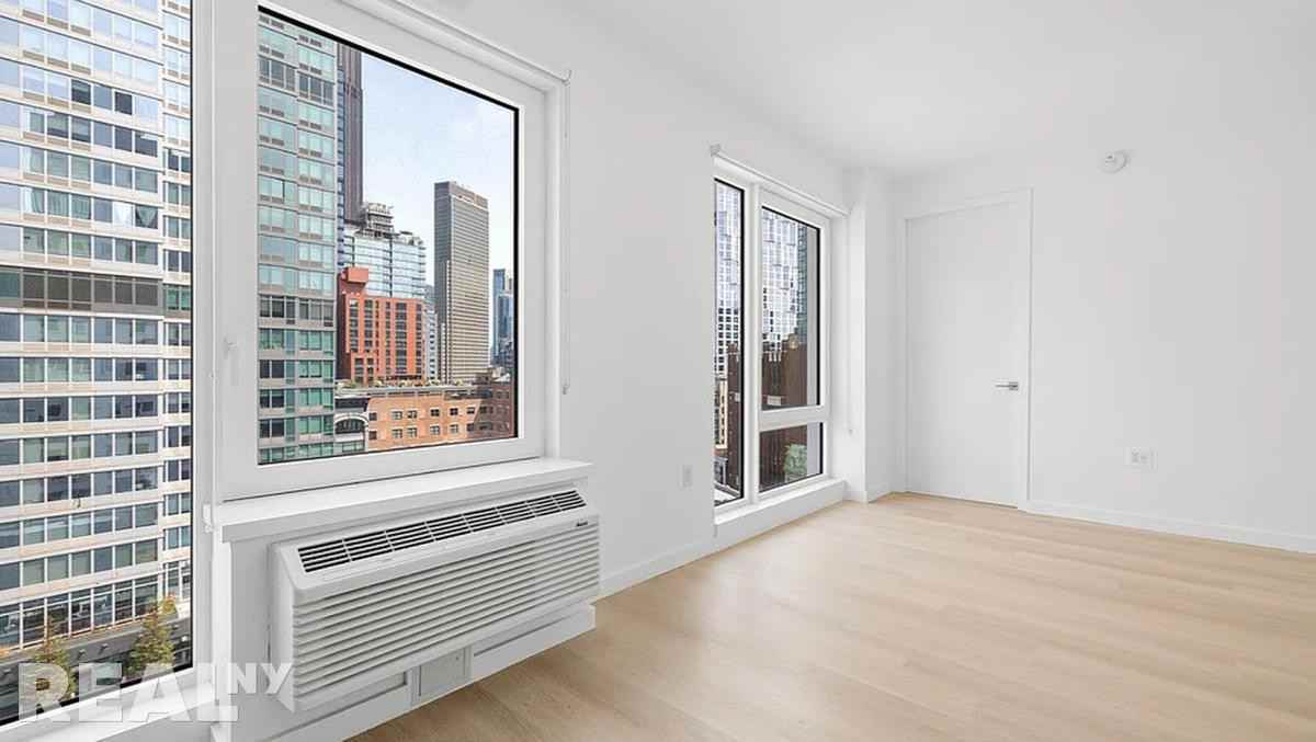 Lawrence St #1301 - Photo 5 of 12