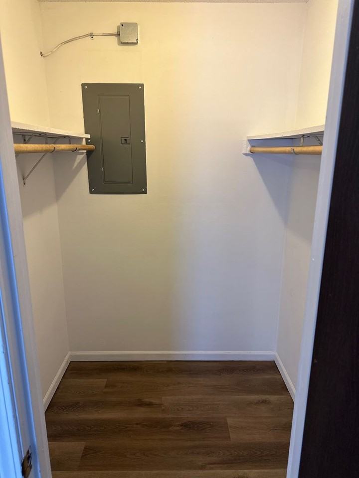 Stadium Apartments - Photo 7 of 34