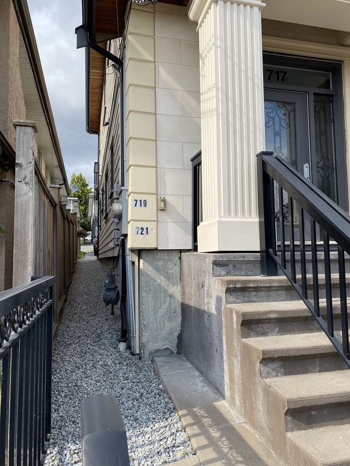 717 61st Ave E - Photo 2 of 40