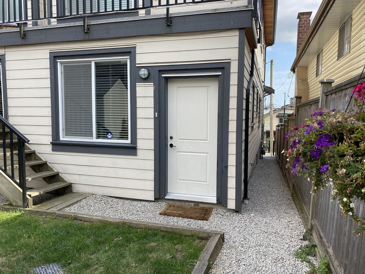 717 61st Ave E - Photo 3 of 40