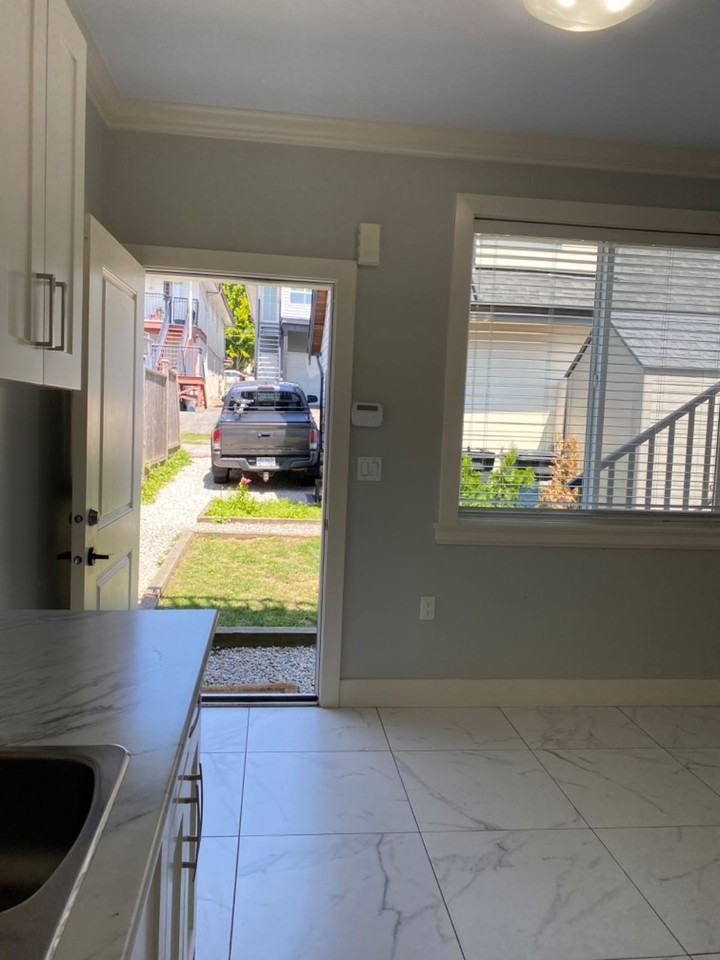 717 61st Ave E - Photo 6 of 40