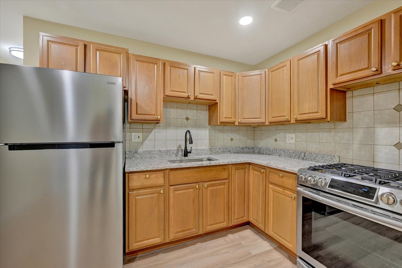 1626 Mcculloh St #1 - Photo 3 of 7