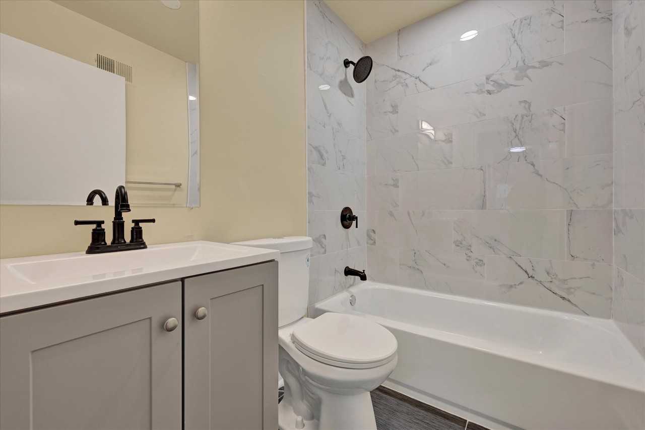 1626 Mcculloh St #1 - Photo 4 of 7