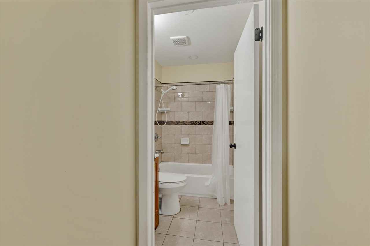 1628 Mcculloh St #1 - Photo 3 of 9