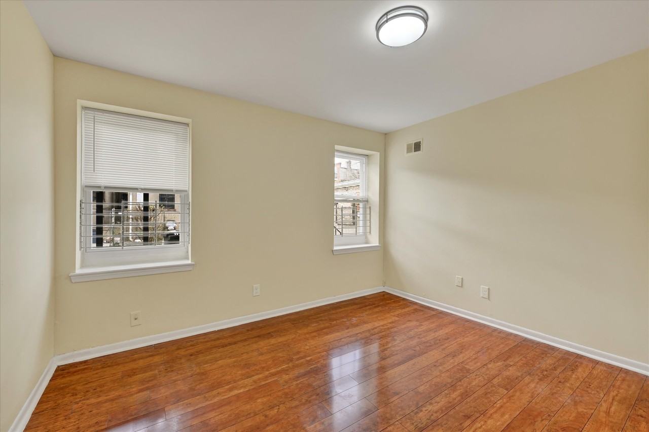 1628 Mcculloh St #1 - Photo 4 of 9