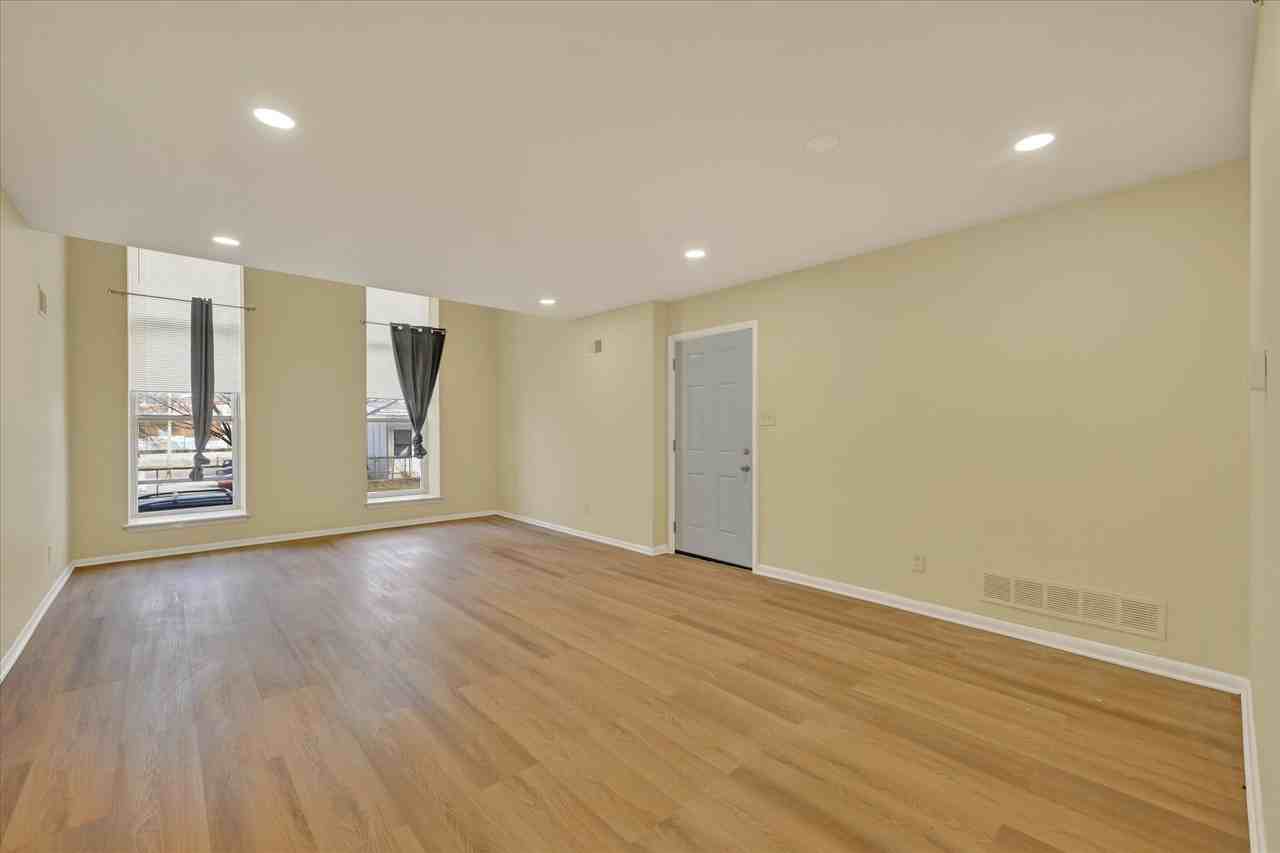 1628 Mcculloh St #1 - Photo 6 of 9
