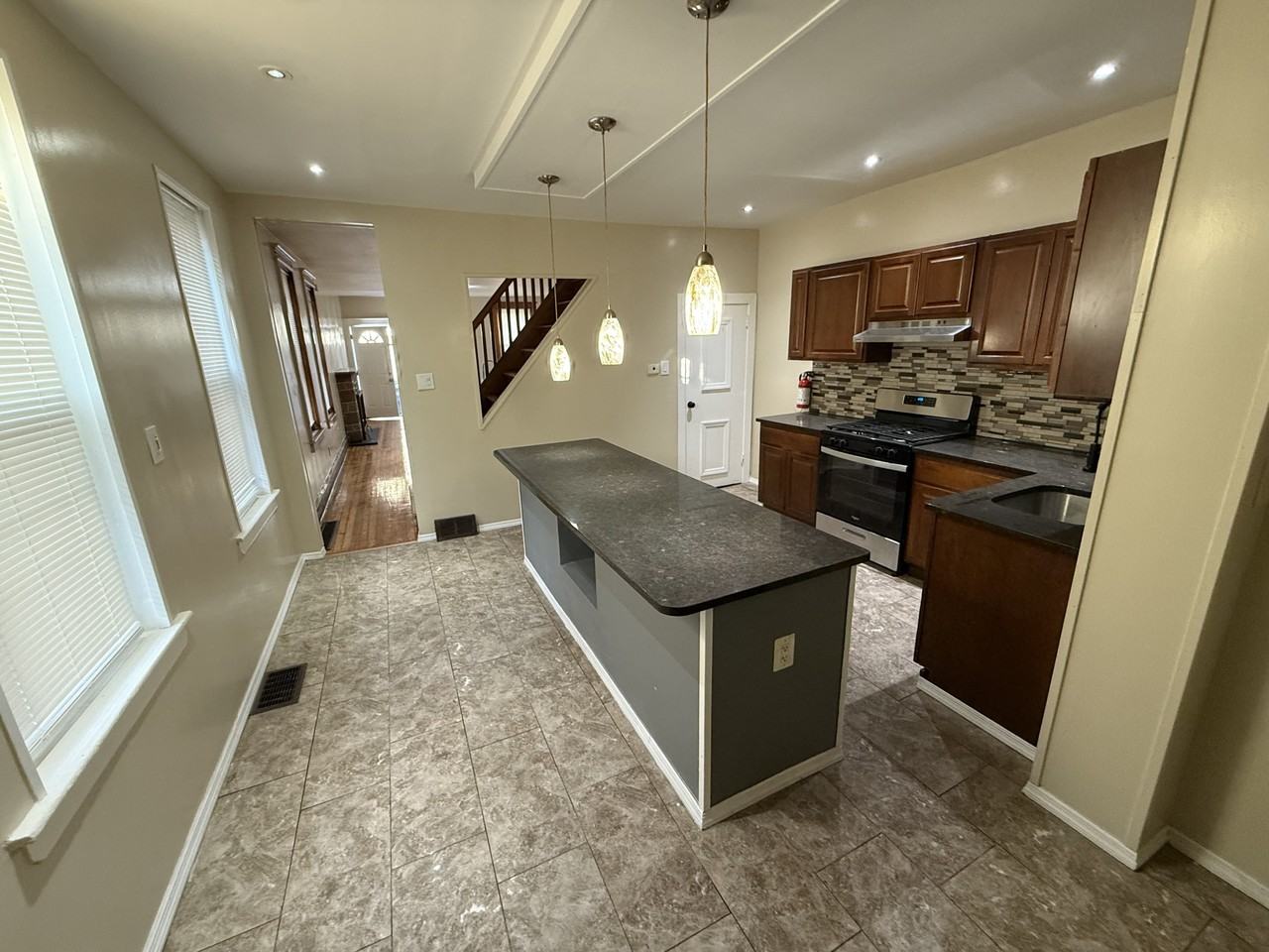 910 Mechanic St #1 - Photo 2 of 24