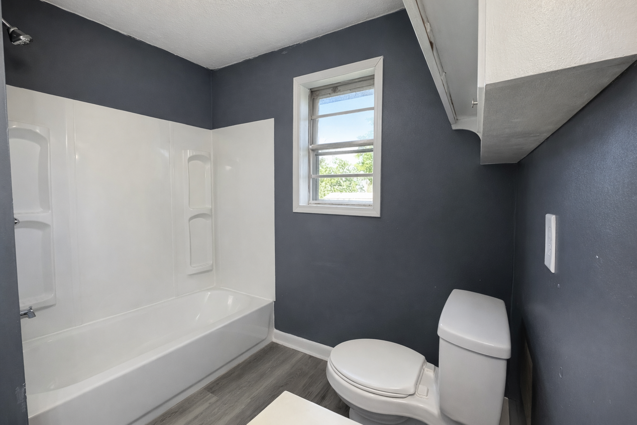 547 Holly Dr #1 - Photo 7 of 9