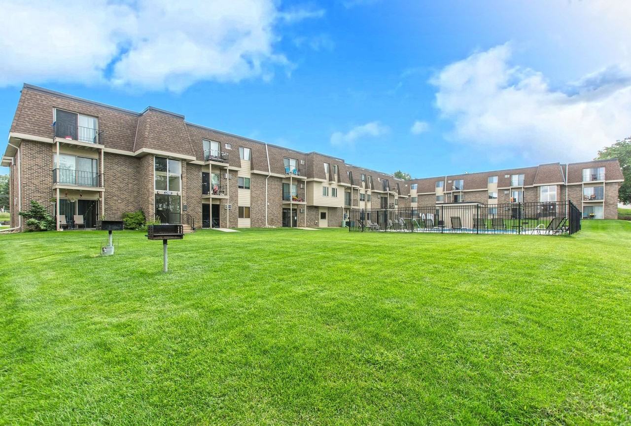 River Ridge Apartments - Photo 4 of 37