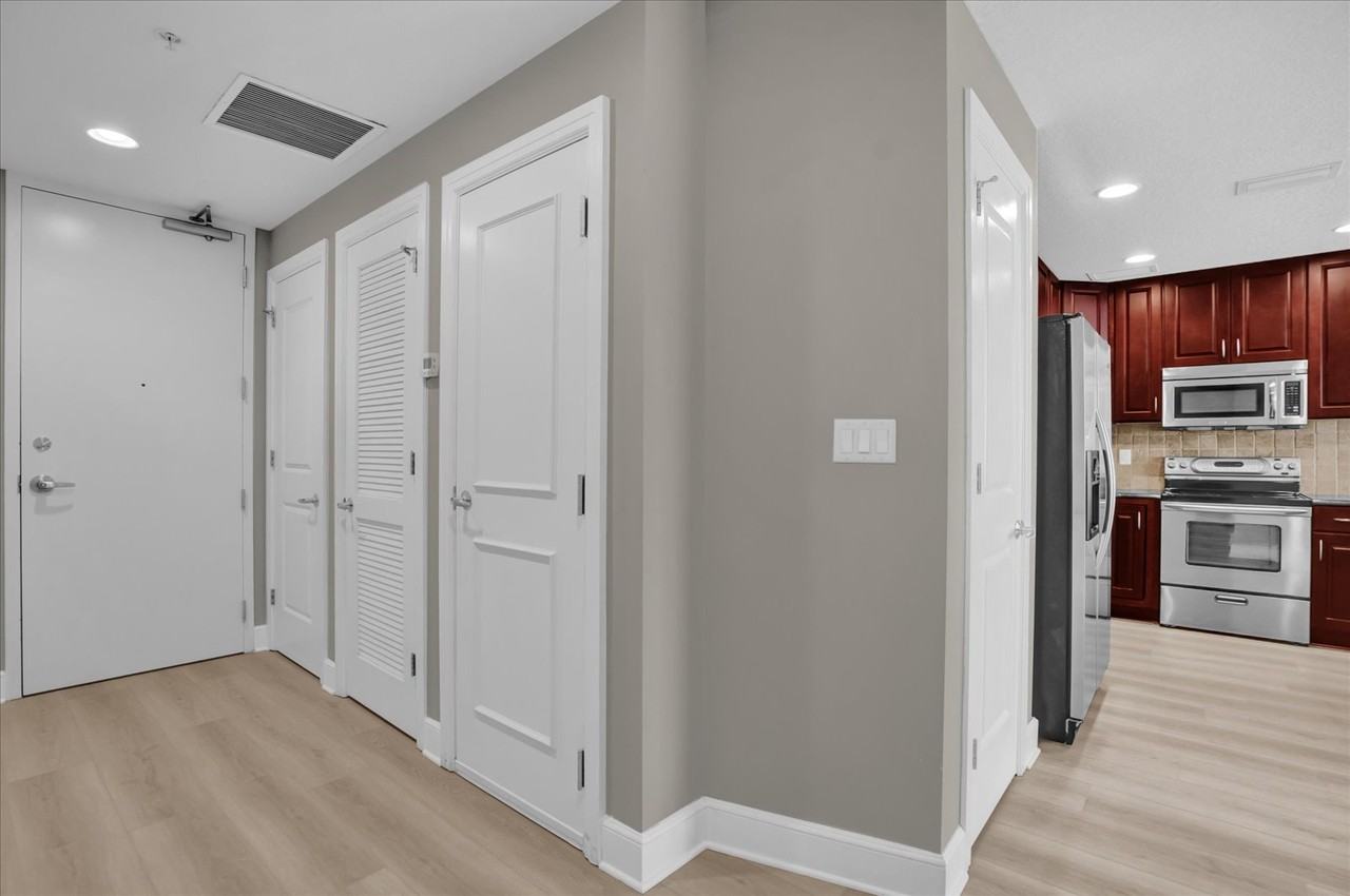 101 South Eola Drive - 802Unit 802 #802 - Photo 4 of 37