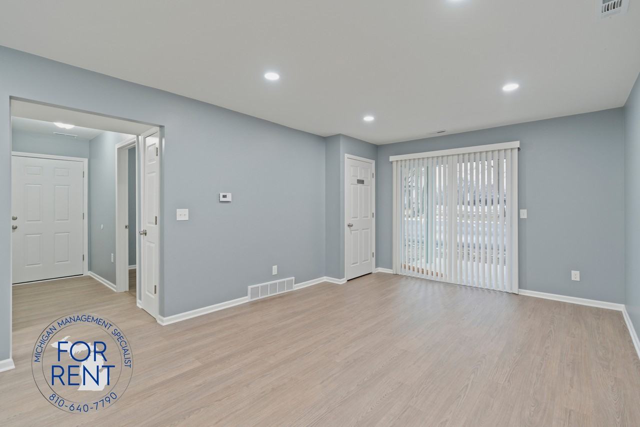 Asylum St 816 - 3 #3 - Photo 5 of 34