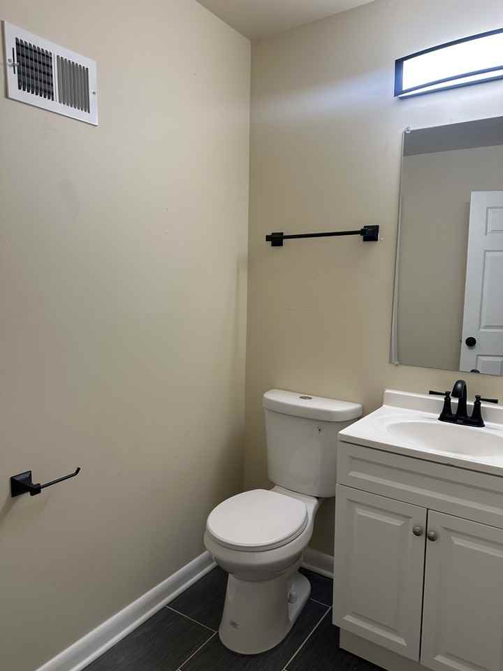 1624 Mcculloh St #2 - Photo 3 of 5