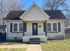 featured image of 504 E Bradford St #1