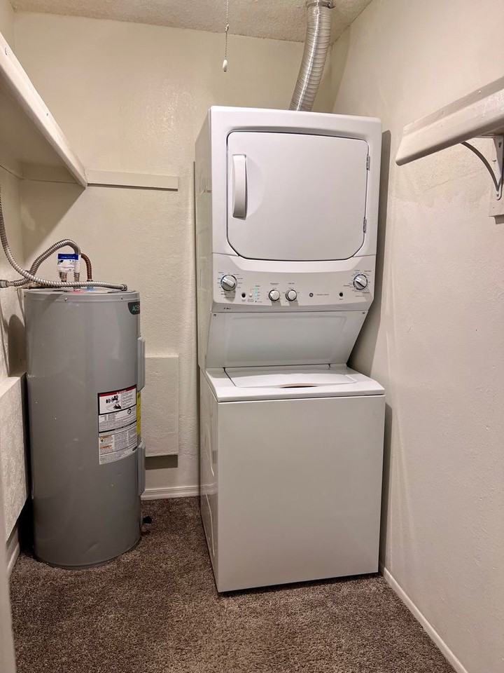 Sunset Vista Apartments - Photo 5 of 9