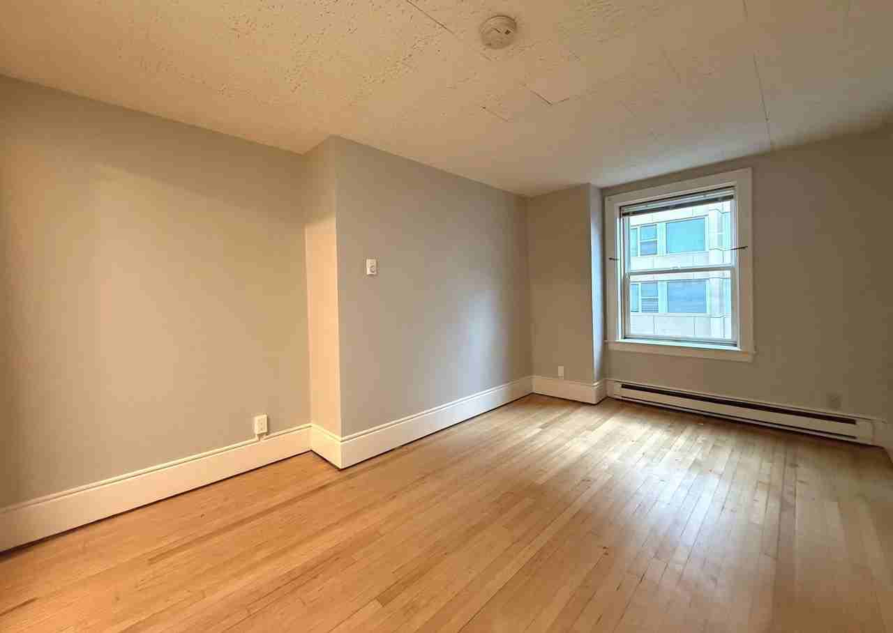 Oxford Crest Apartments - Photo 7 of 24