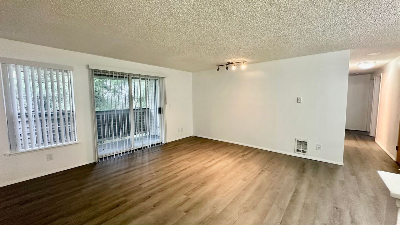 Clearwater Ridge Apartments - Photo 7 of 12