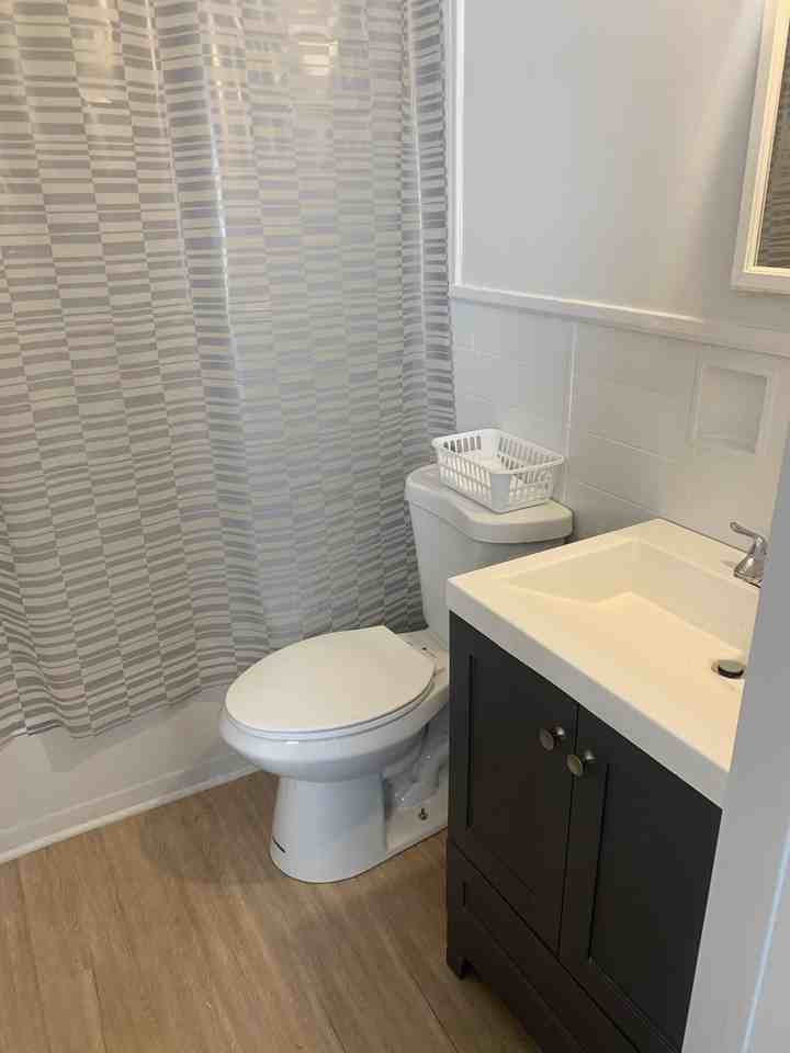 8 Warren St #1 - Photo 4 of 4