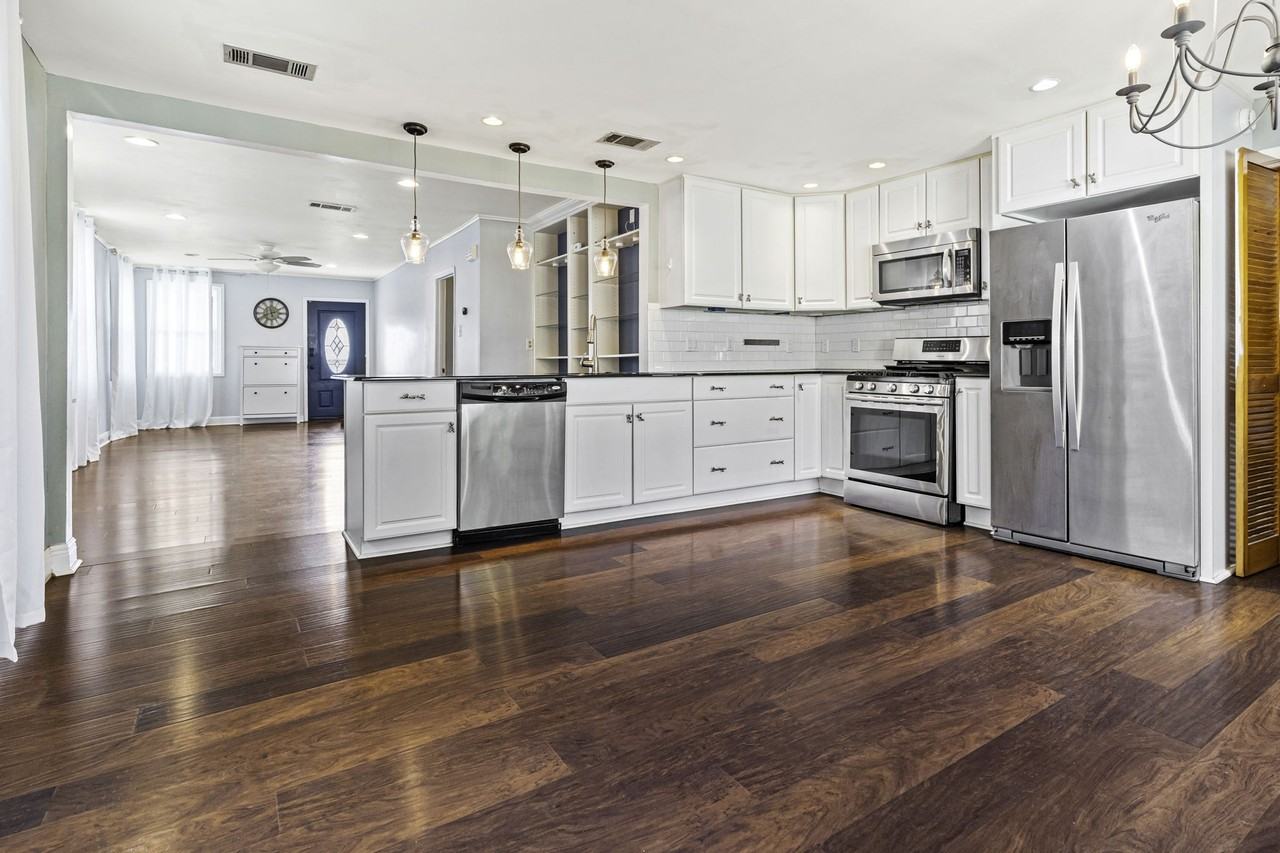 3827 Williams Pl #1 - Photo 3 of 16