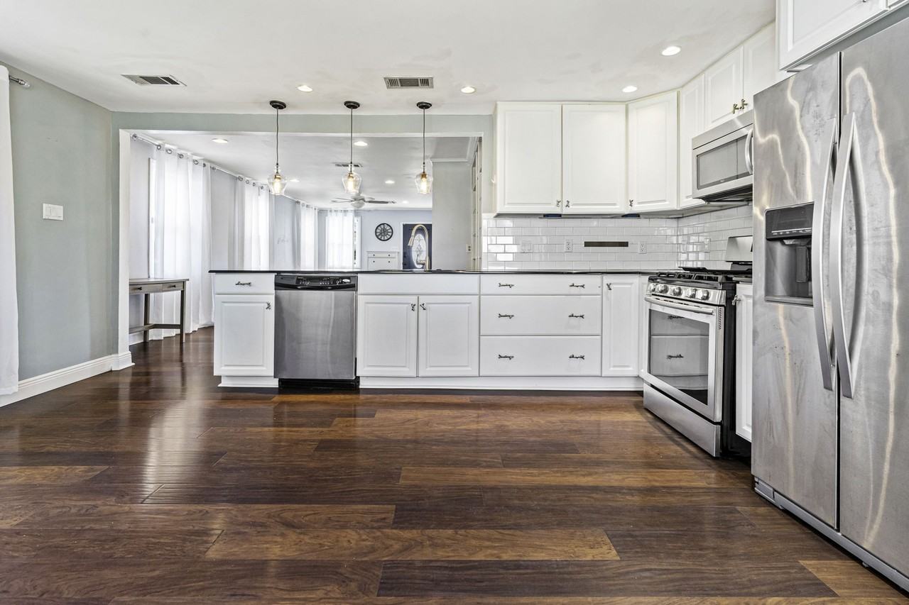 3827 Williams Pl #1 - Photo 4 of 16