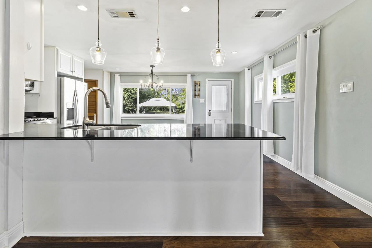 3827 Williams Pl #1 - Photo 5 of 16